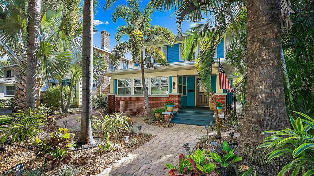 Recently Sold: $999,000 (4 beds, 3 baths, 1960 Square Feet)