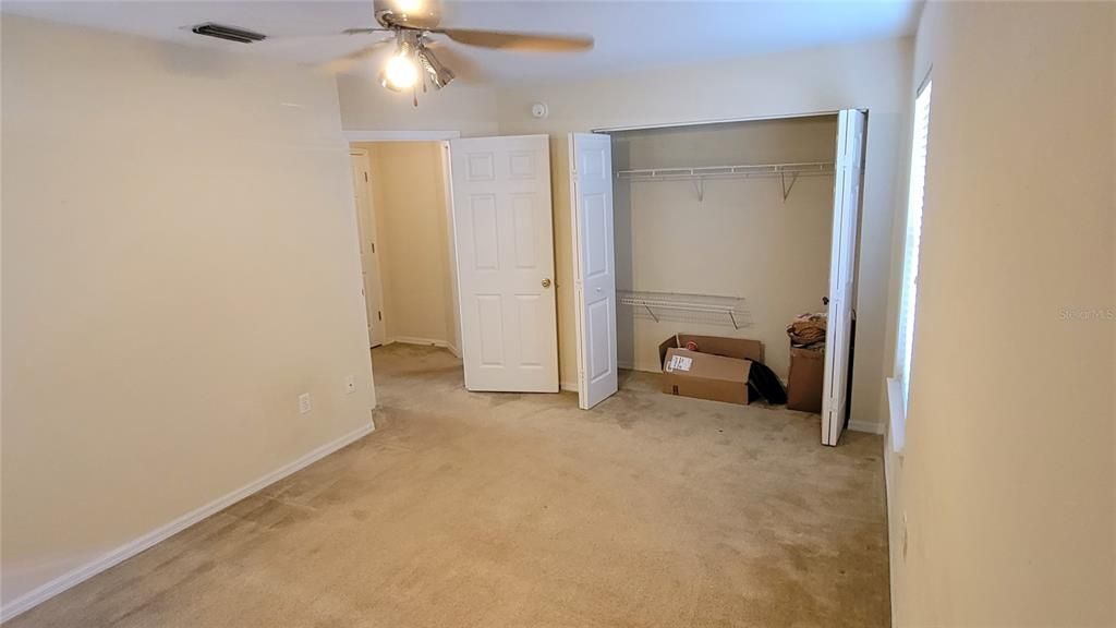 Recently Rented: $1,600 (3 beds, 2 baths, 1374 Square Feet)