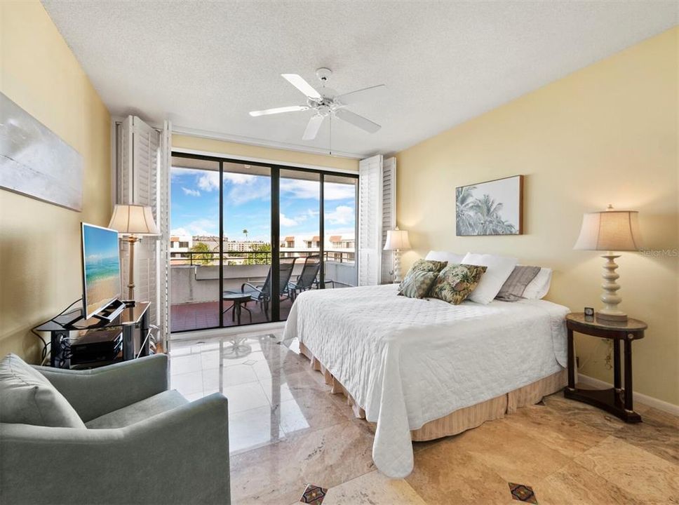 Recently Sold: $1,240,000 (3 beds, 3 baths, 1826 Square Feet)
