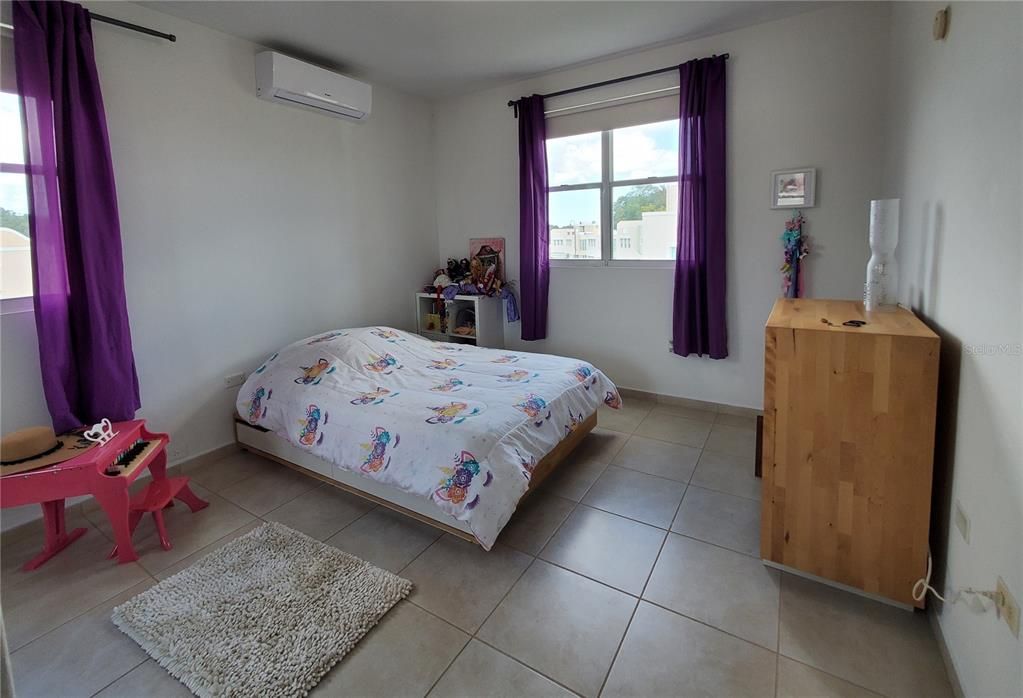 Vendido Recientemente: $425,000 (4 camas, 3 baños, 0 Pies cuadrados)