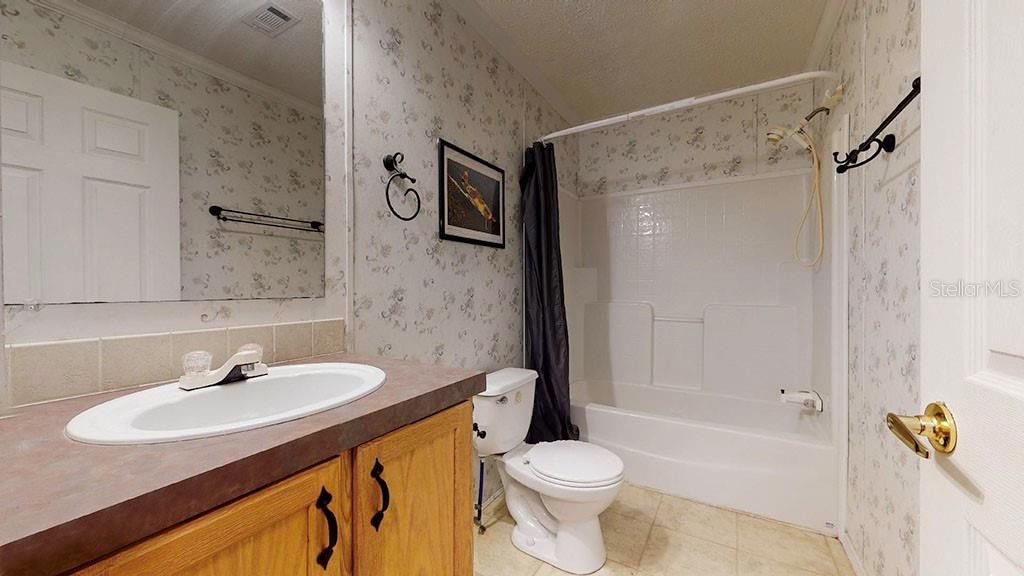 最近售出: $245,000 (3 贝兹, 2 浴室, 1920 平方英尺)