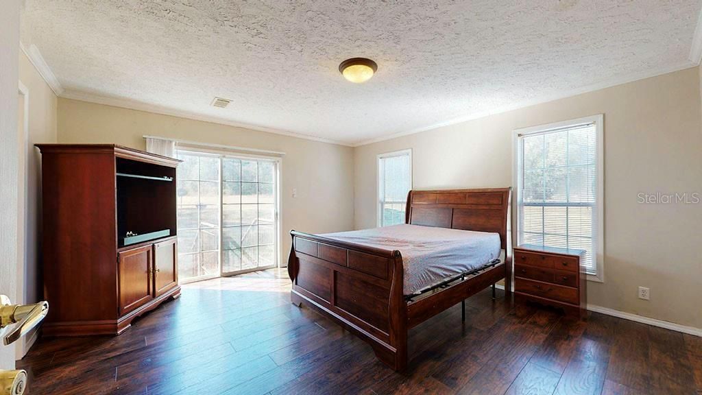 Vendido Recientemente: $245,000 (3 camas, 2 baños, 1920 Pies cuadrados)