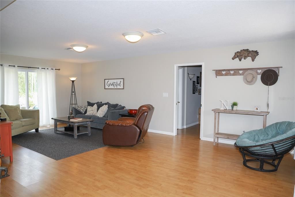 Recently Sold: $580,000 (3 beds, 2 baths, 2099 Square Feet)