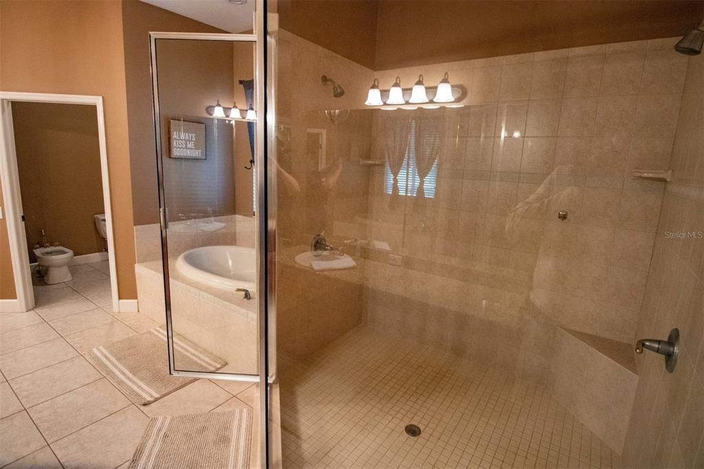 Недавно продано: $614,900 (4 спален, 3 ванн, 3021 Квадратных фут)