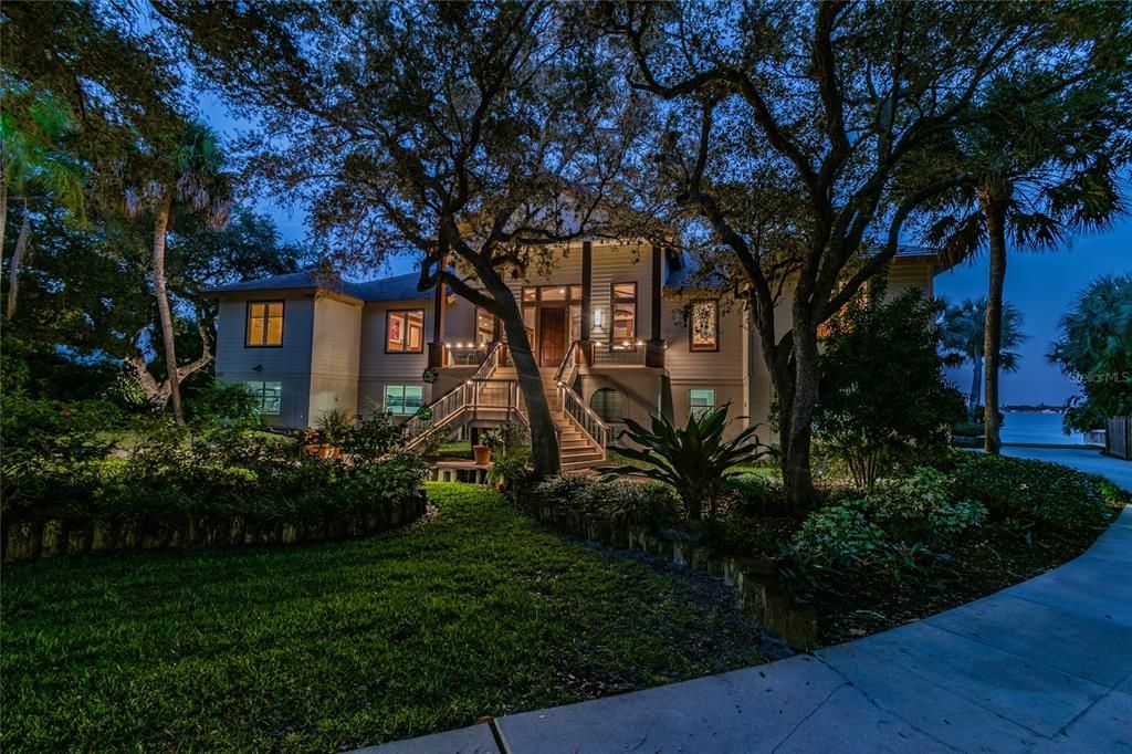 Recently Sold: $4,800,000 (3 beds, 4 baths, 5785 Square Feet)