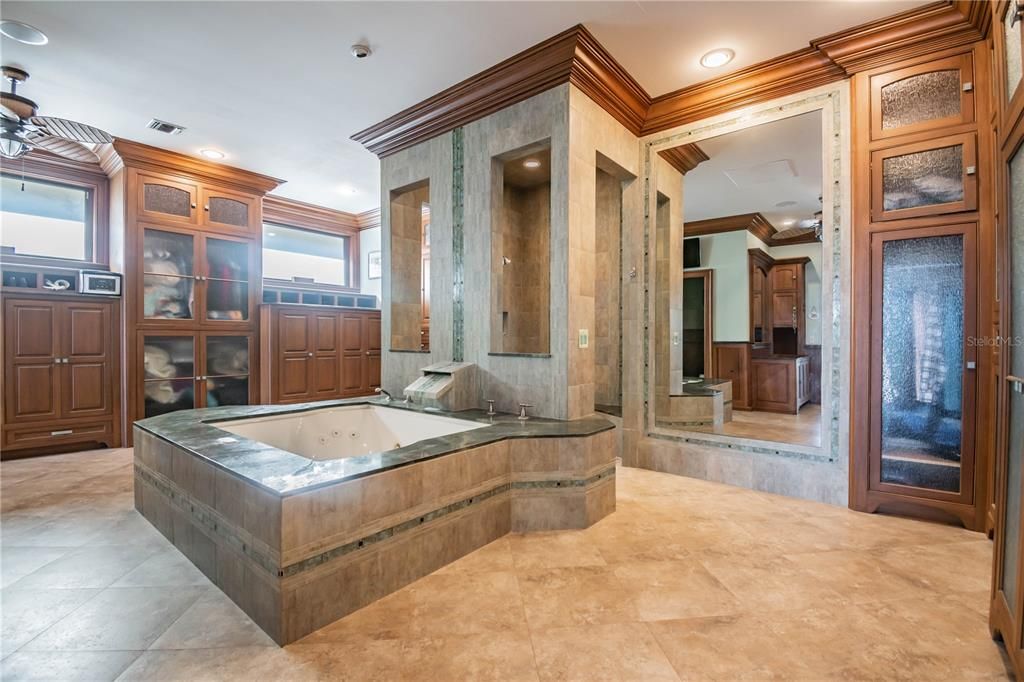 Recently Sold: $4,800,000 (3 beds, 4 baths, 5785 Square Feet)