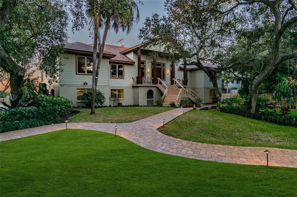 Recently Sold: $4,800,000 (3 beds, 4 baths, 5785 Square Feet)