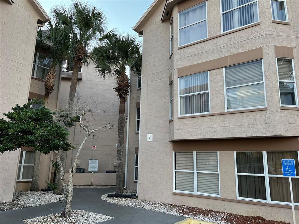 Recently Sold: $145,000 (1 beds, 1 baths, 524 Square Feet)