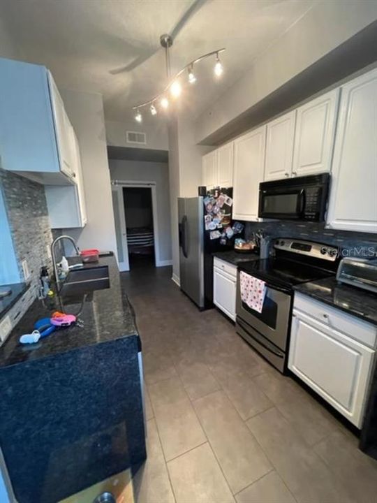 Recently Sold: $375,000 (1 beds, 1 baths, 1135 Square Feet)