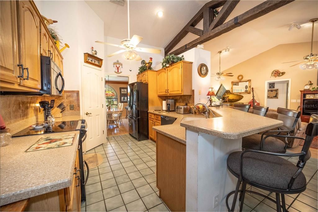 Recently Sold: $445,000 (3 beds, 2 baths, 2381 Square Feet)