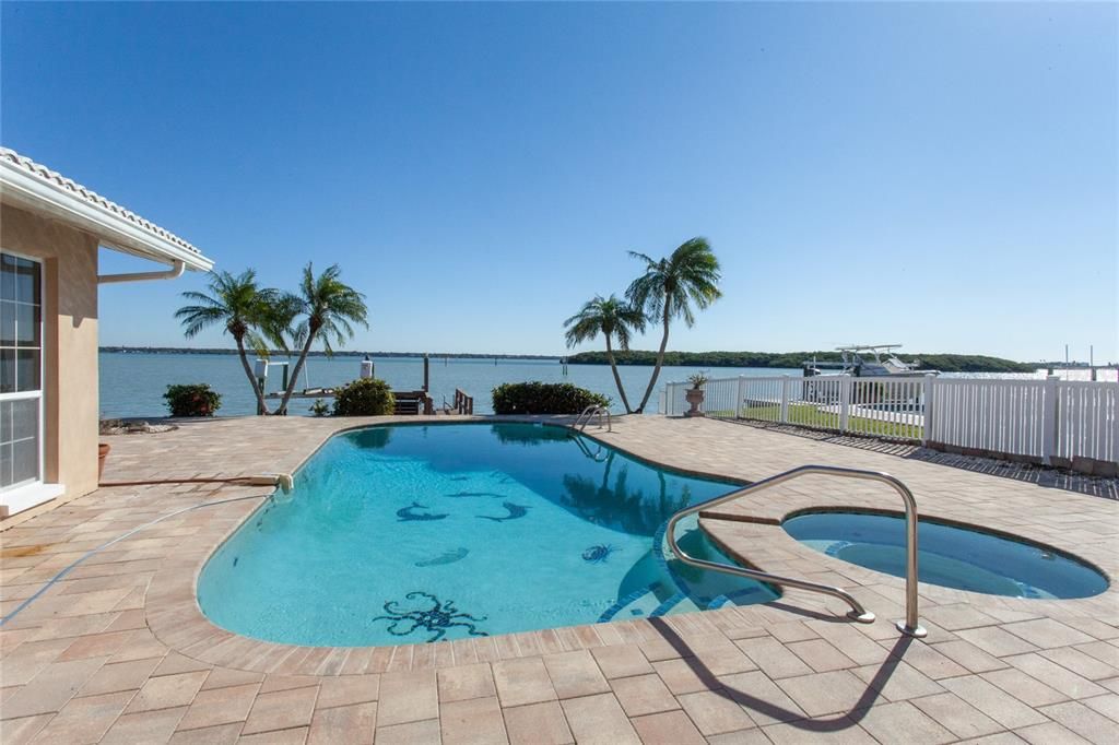 Recently Sold: $1,600,000 (3 beds, 3 baths, 2318 Square Feet)