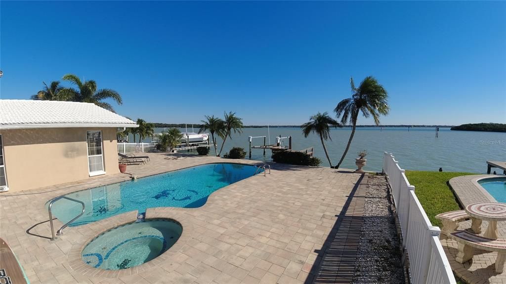 Recently Sold: $1,600,000 (3 beds, 3 baths, 2318 Square Feet)