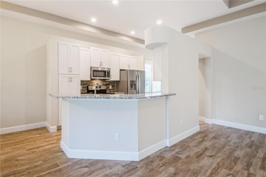 Recently Sold: $395,000 (3 beds, 2 baths, 1825 Square Feet)