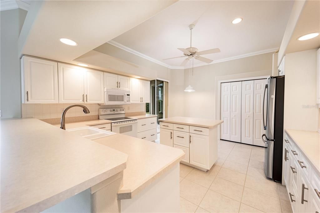 Recently Sold: $638,000 (3 beds, 2 baths, 2278 Square Feet)