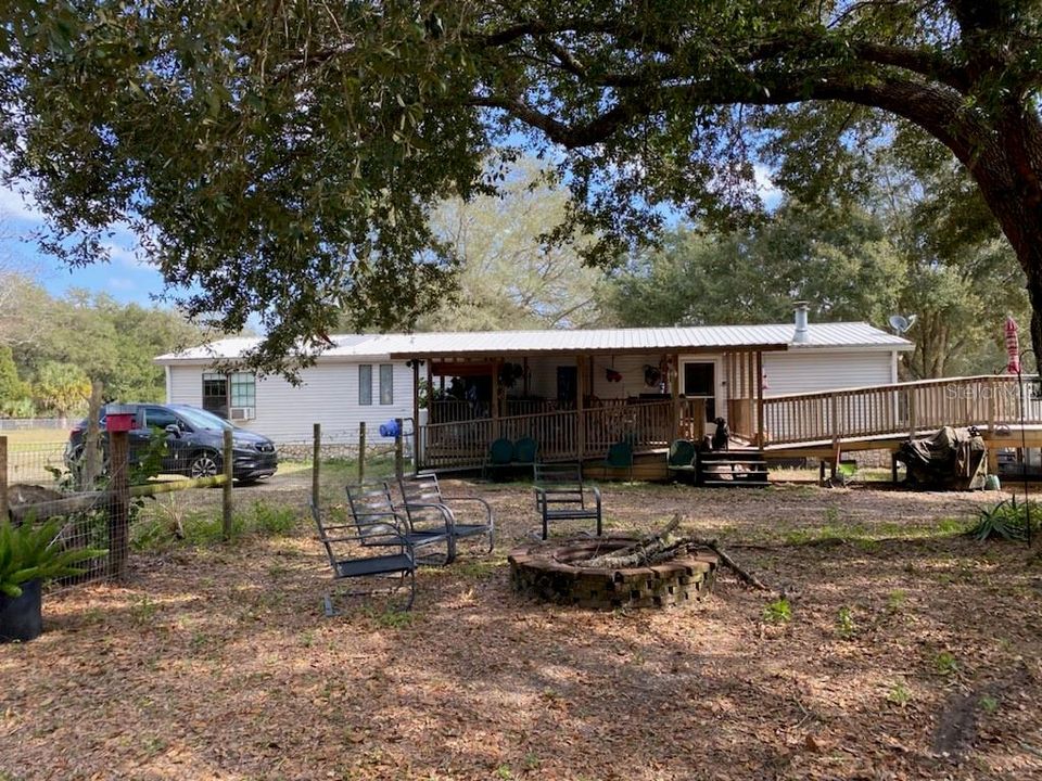 Recently Sold: $255,000 (3 beds, 2 baths, 2022 Square Feet)