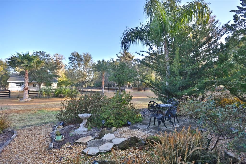 Recently Sold: $825,000 (3 beds, 2 baths, 2577 Square Feet)