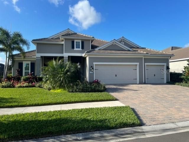 Recently Sold: $935,000 (4 beds, 2 baths, 2903 Square Feet)