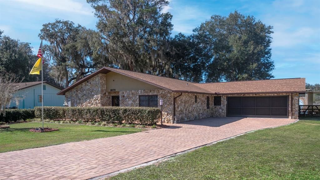 Recently Sold: $375,000 (3 beds, 3 baths, 2412 Square Feet)