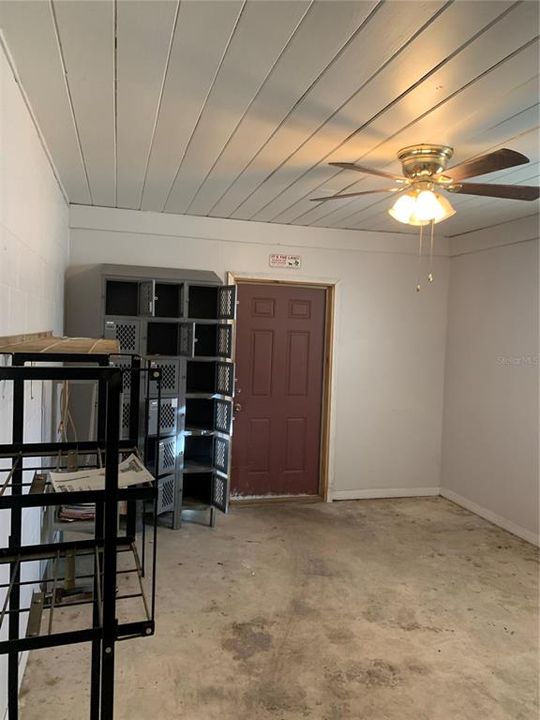 Recently Sold: $113,000 (3 beds, 1 baths, 1432 Square Feet)