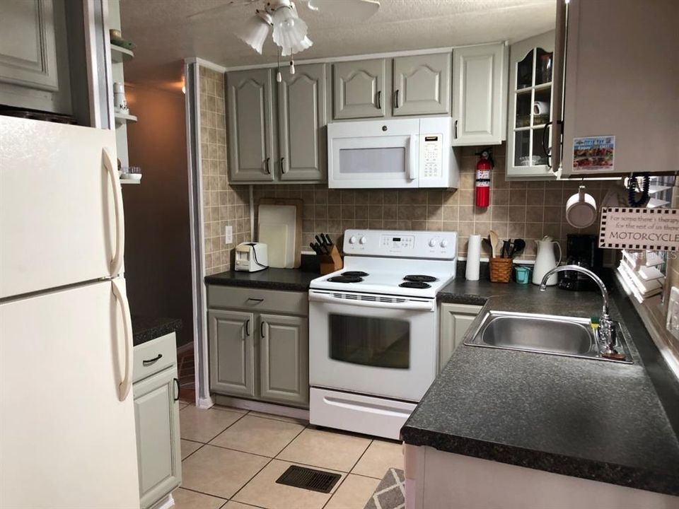 Recently Sold: $94,500 (2 beds, 2 baths, 864 Square Feet)