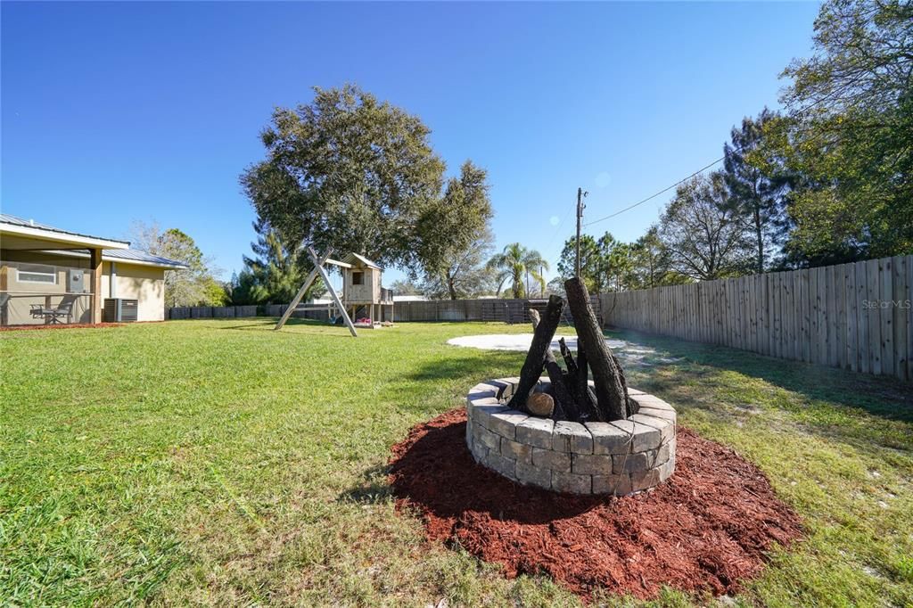 Recently Sold: $360,000 (3 beds, 2 baths, 1222 Square Feet)