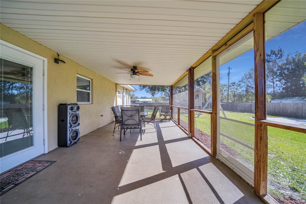 Recently Sold: $360,000 (3 beds, 2 baths, 1222 Square Feet)