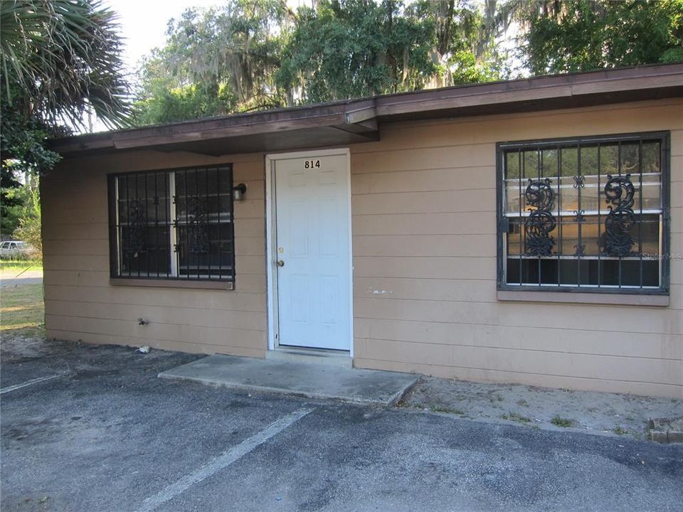 Recently Rented: $820 (2 beds, 1 baths, 750 Square Feet)