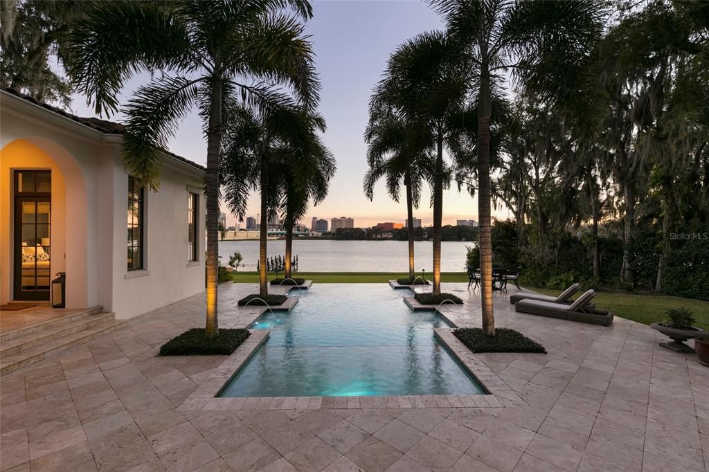 Recently Sold: $3,400,000 (5 beds, 5 baths, 5811 Square Feet)