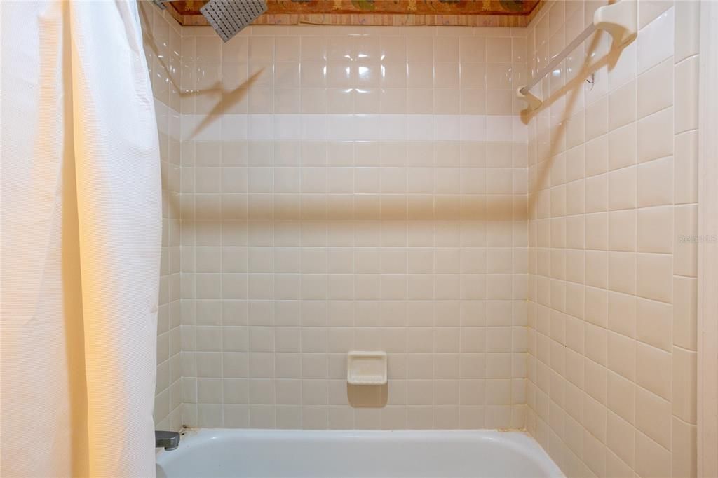 最近售出: $444,900 (4 贝兹, 2 浴室, 2086 平方英尺)