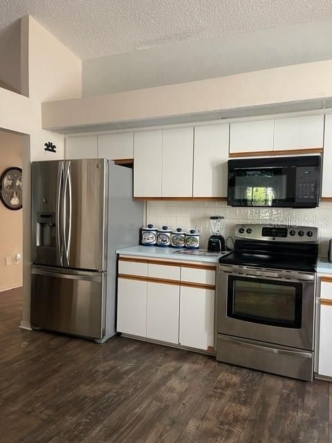 Recently Sold: $308,000 (2 beds, 2 baths, 1846 Square Feet)