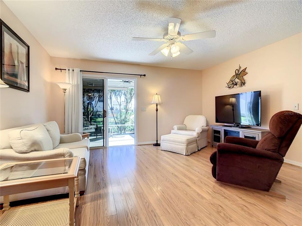 Recently Sold: $325,000 (3 beds, 2 baths, 1265 Square Feet)
