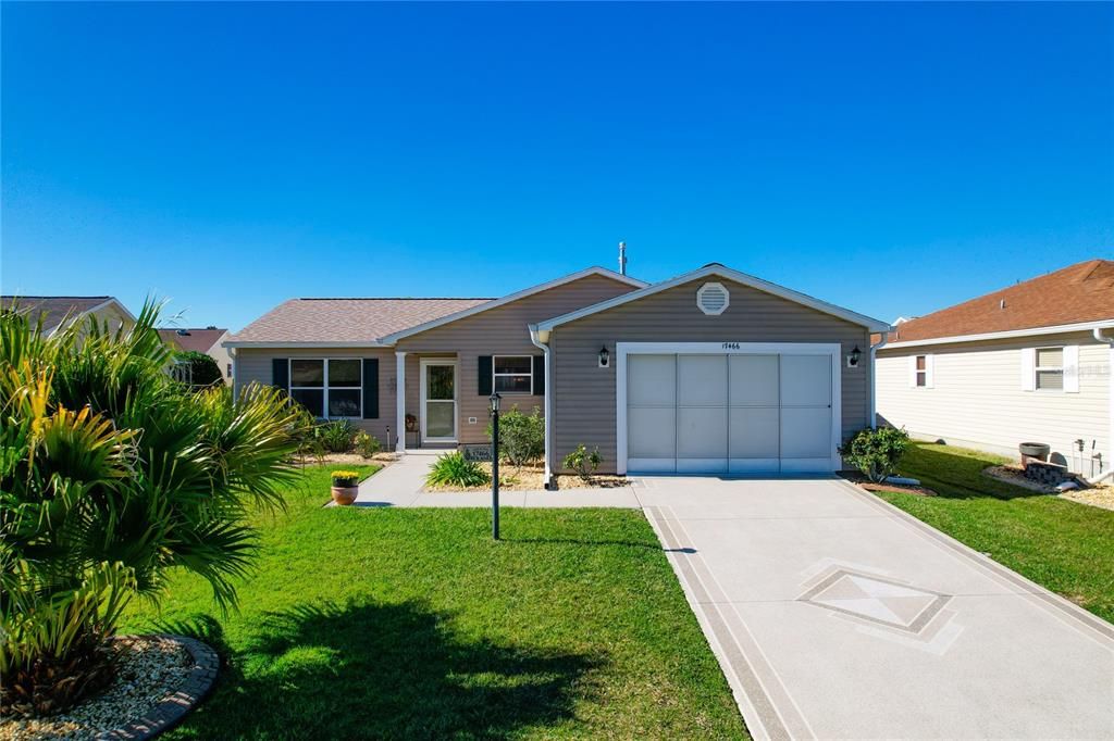 Recently Sold: $325,000 (3 beds, 2 baths, 1265 Square Feet)