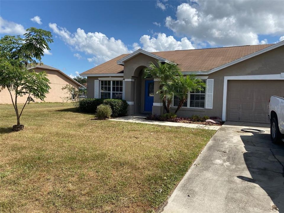 Recently Rented: $1,700 (3 beds, 2 baths, 1290 Square Feet)