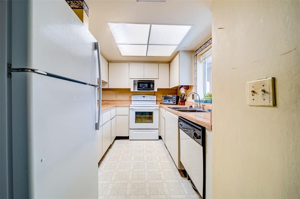 Recently Sold: $175,000 (2 beds, 2 baths, 969 Square Feet)