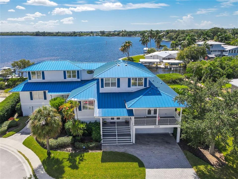 Recently Sold: $2,200,000 (3 beds, 3 baths, 4112 Square Feet)