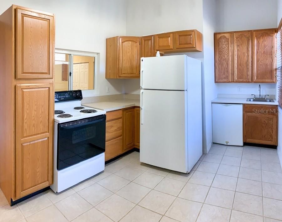 Recently Rented: $975 (0 beds, 1 baths, 1100 Square Feet)