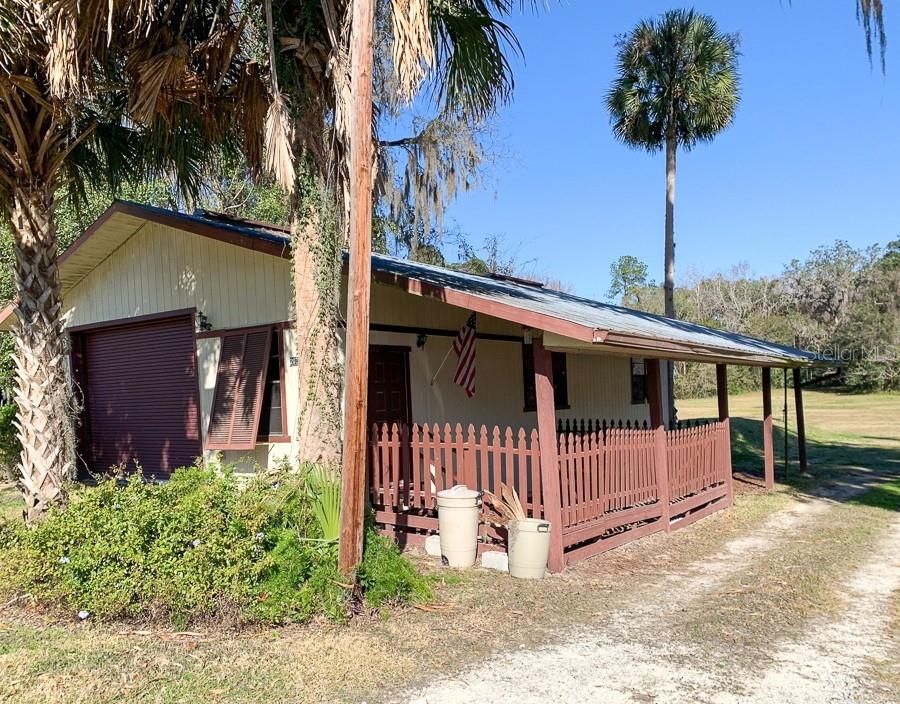 Recently Rented: $975 (0 beds, 1 baths, 1100 Square Feet)