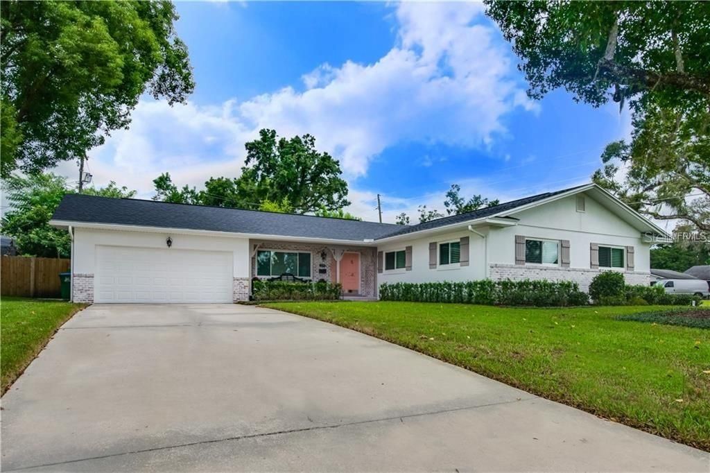 Recently Sold: $580,000 (3 beds, 2 baths, 2044 Square Feet)
