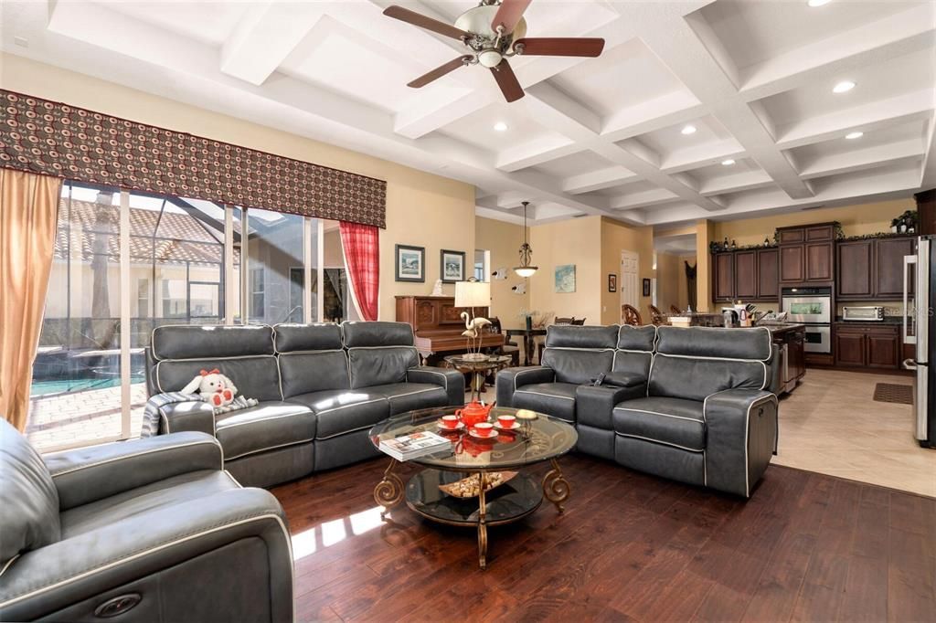 Recently Sold: $989,000 (4 beds, 4 baths, 4162 Square Feet)