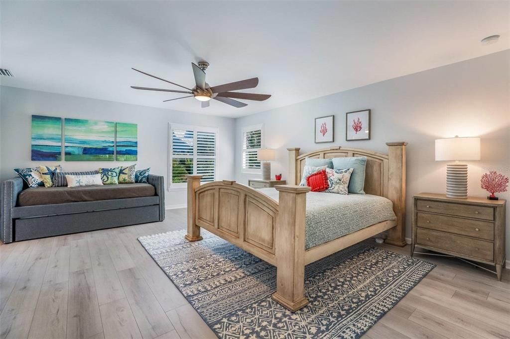 Recently Sold: $2,295,000 (3 beds, 3 baths, 1890 Square Feet)