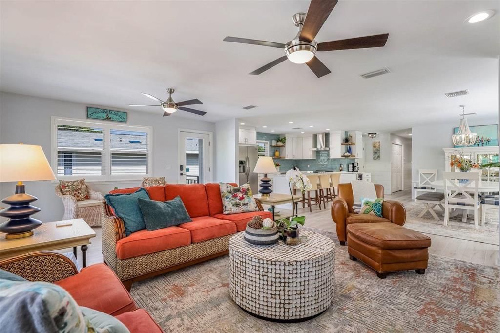 Recently Sold: $2,295,000 (3 beds, 3 baths, 1890 Square Feet)