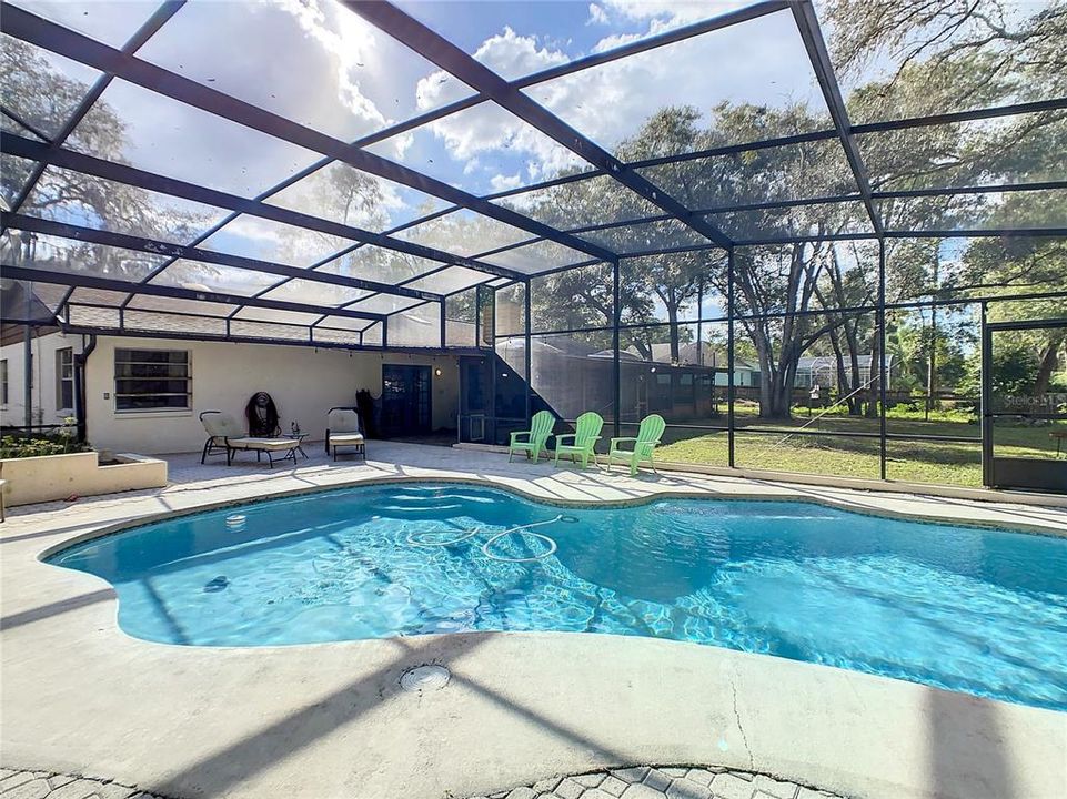 Recently Sold: $500,000 (3 beds, 3 baths, 2852 Square Feet)
