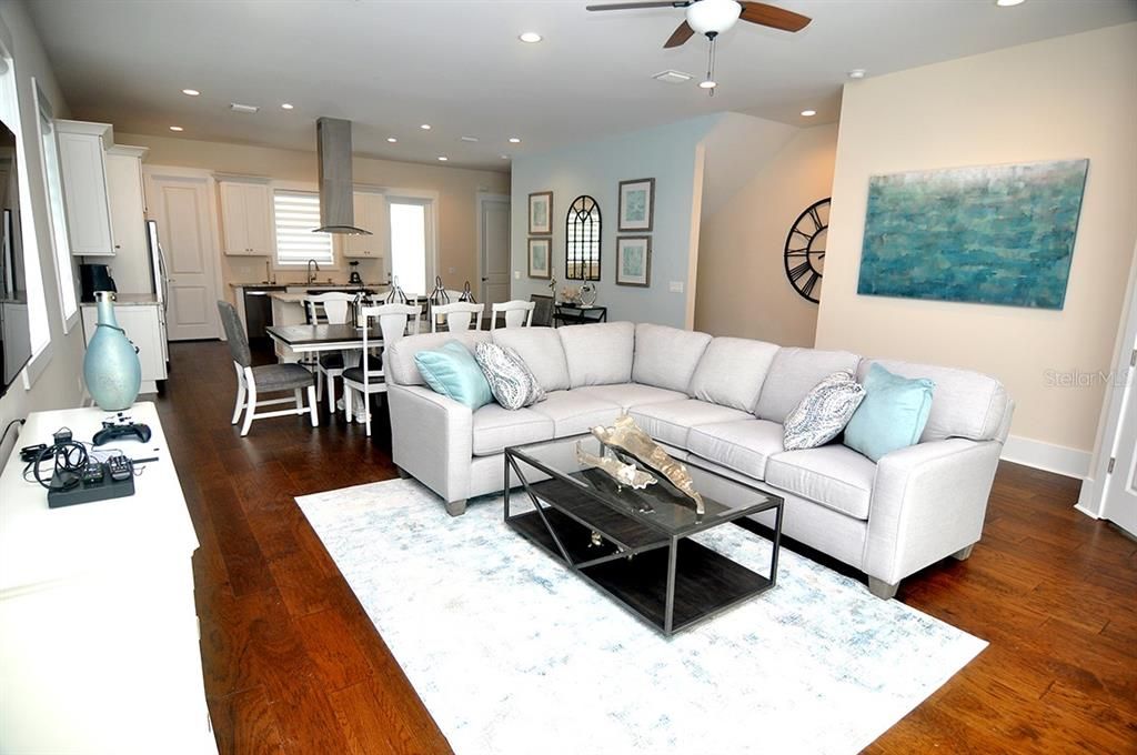 Active With Contract: $1,150,000 (3 beds, 2 baths, 2759 Square Feet)