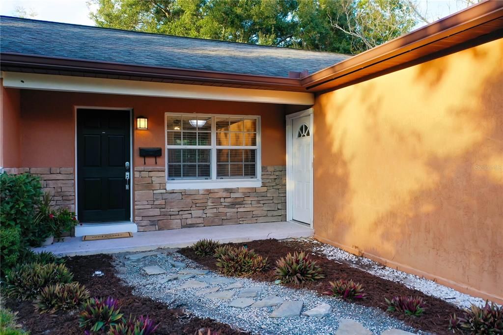 Recently Sold: $450,000 (3 beds, 2 baths, 1480 Square Feet)
