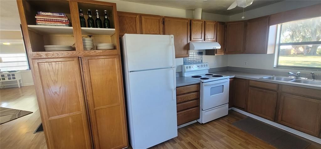 Recently Rented: $1,850 (2 beds, 2 baths, 986 Square Feet)