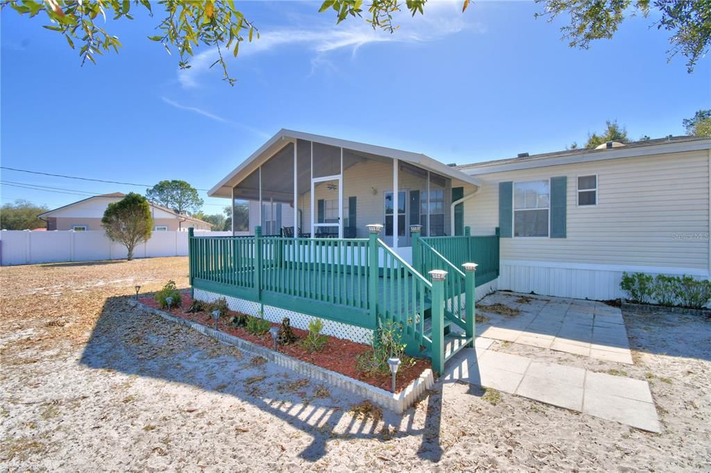 Recently Sold: $239,900 (3 beds, 2 baths, 1296 Square Feet)