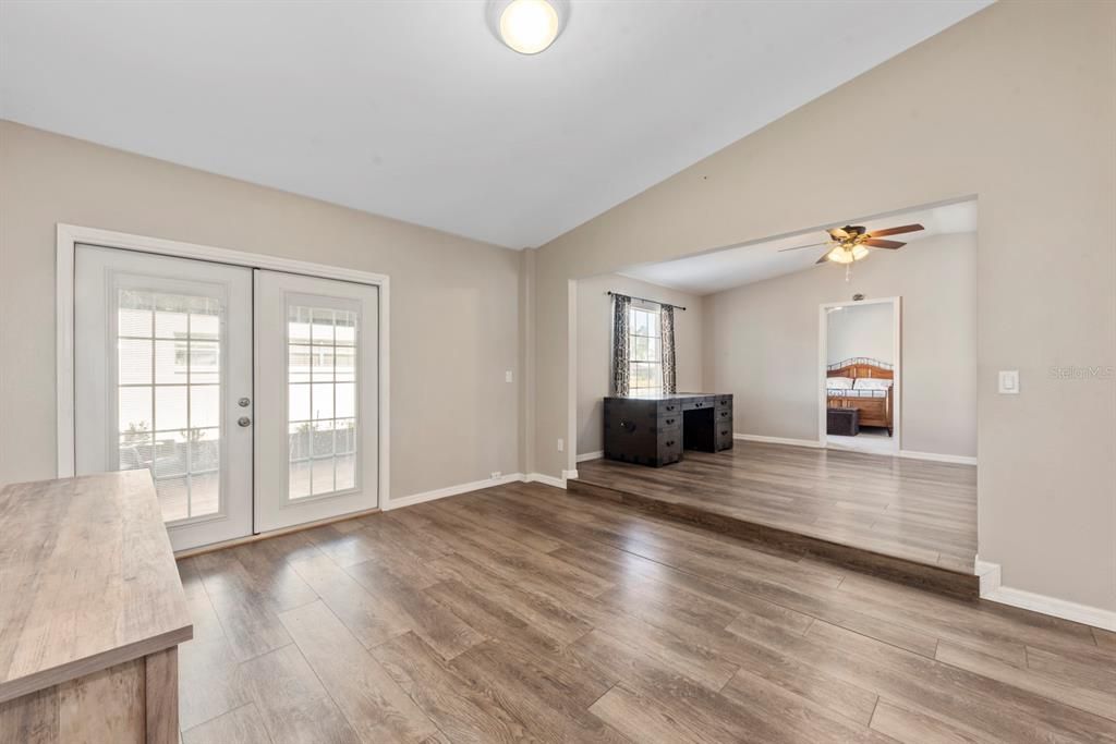 Recently Sold: $275,000 (2 beds, 2 baths, 1164 Square Feet)