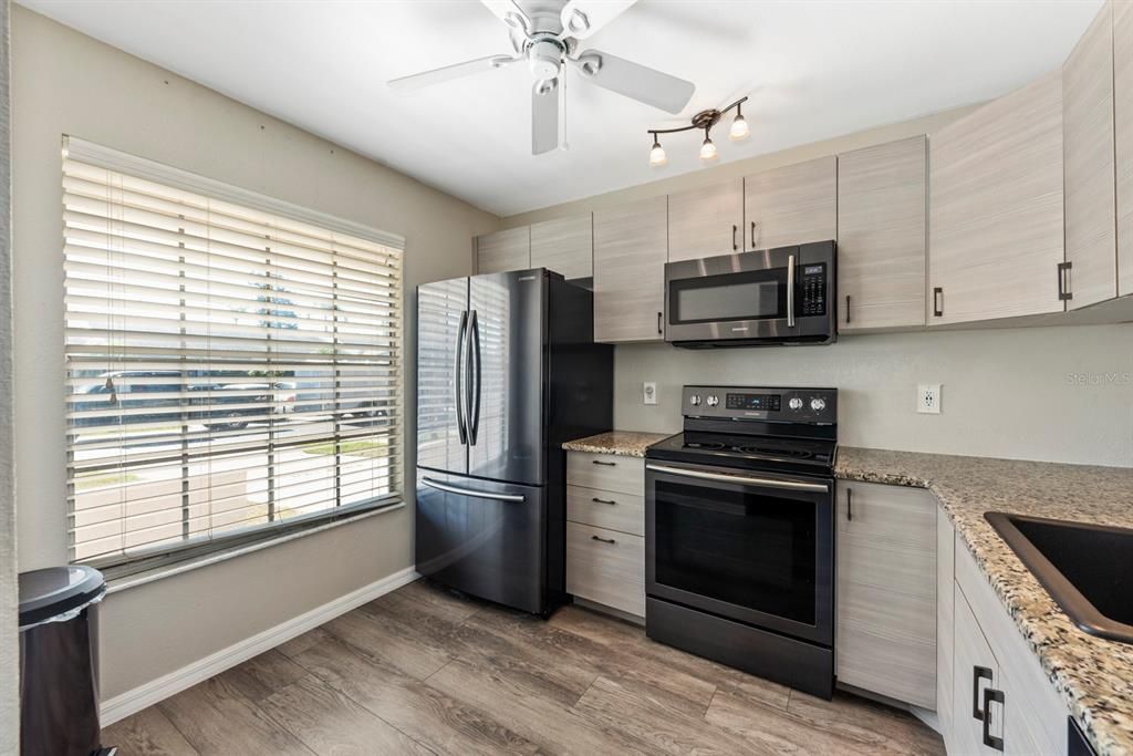Recently Sold: $275,000 (2 beds, 2 baths, 1164 Square Feet)