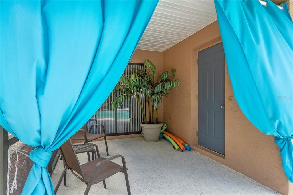 Recently Sold: $550,000 (3 beds, 2 baths, 1981 Square Feet)