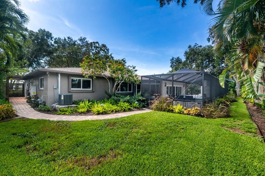 Recently Sold: $1,650,000 (3 beds, 3 baths, 2768 Square Feet)